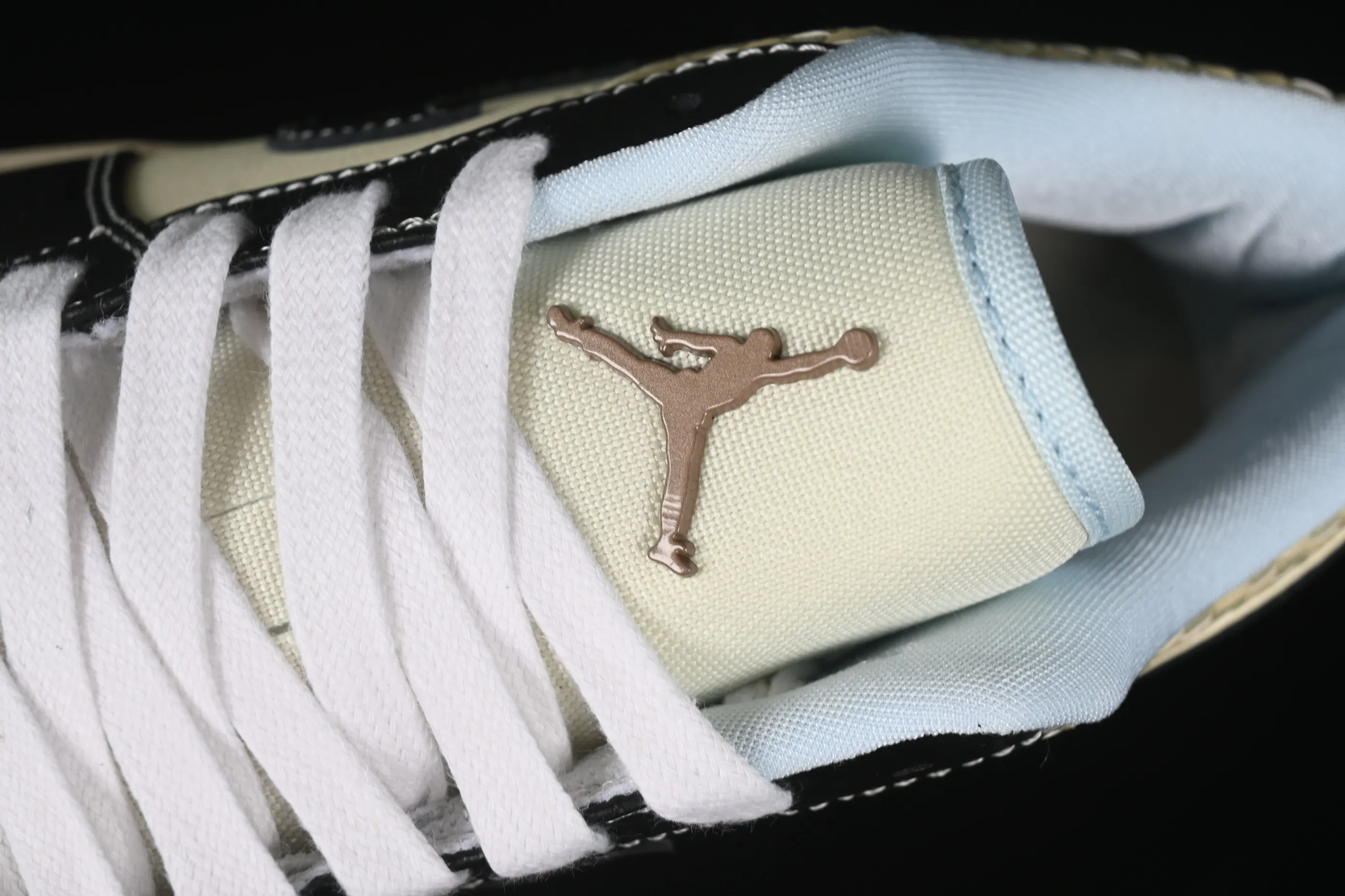 All categories Air Jordan Jordan series basketball shoes Air Jordan 1 Low Air Jordan 1 Low "Coconut Milk Black" AJ1 Joe 1 island style low-top cultural basketball shoes HQ3437-101